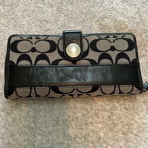EUC Coach Wallet